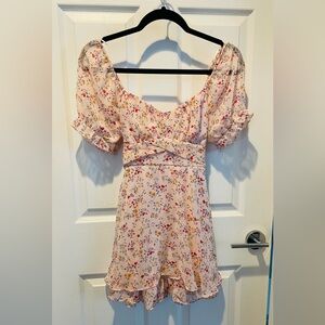 NWOT* Floral Puff Sleeve Mini Dress